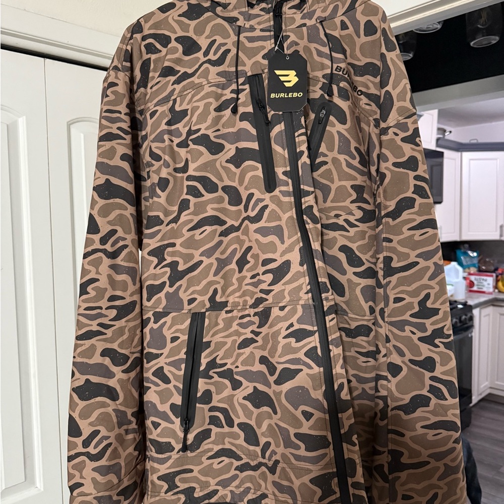 BURLEBO Men's Camouflage Performance Jacket - Tan and Black